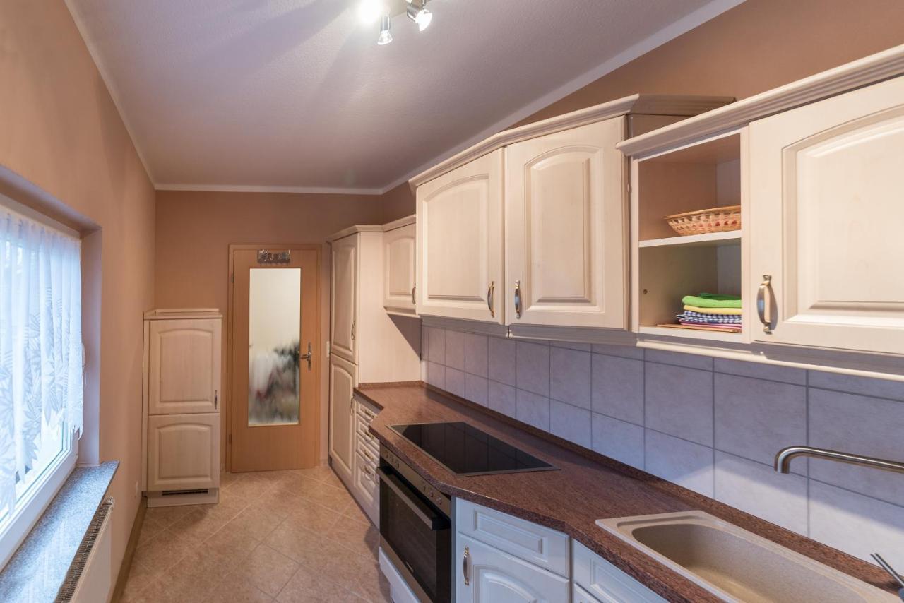 Ferienwohnung Lodig Gross Sarchen Bagian luar foto